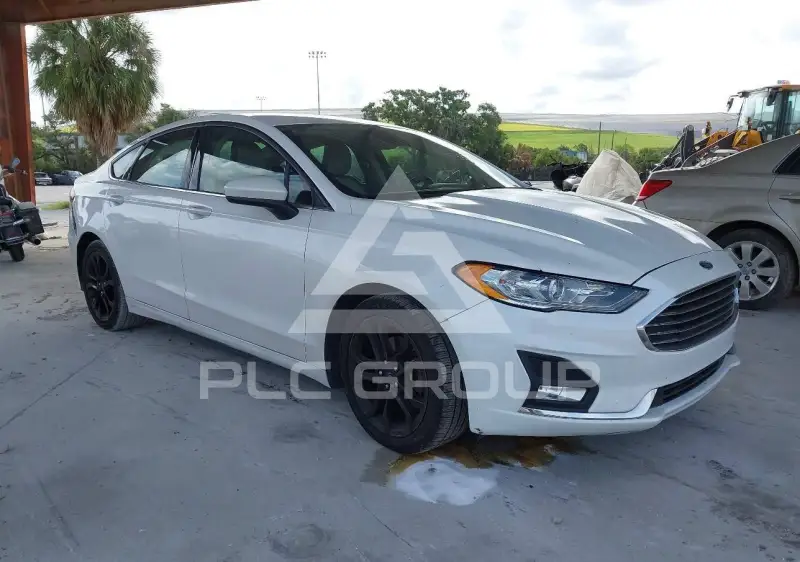 2019 Ford FUSION photo