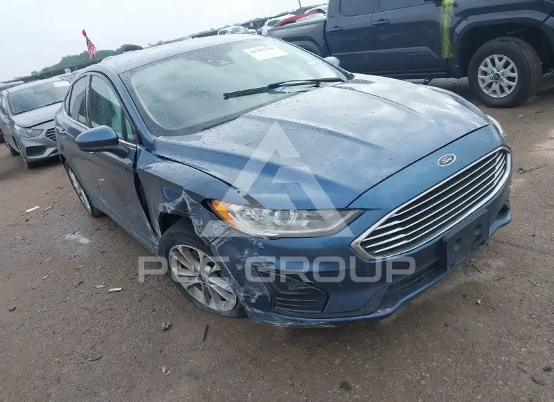 2019 Ford FUSION photo