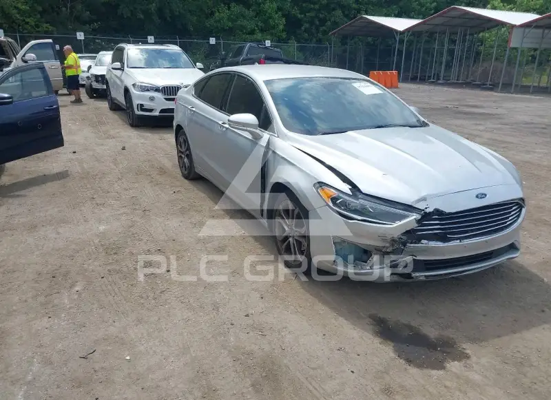 2019 Ford FUSION photo