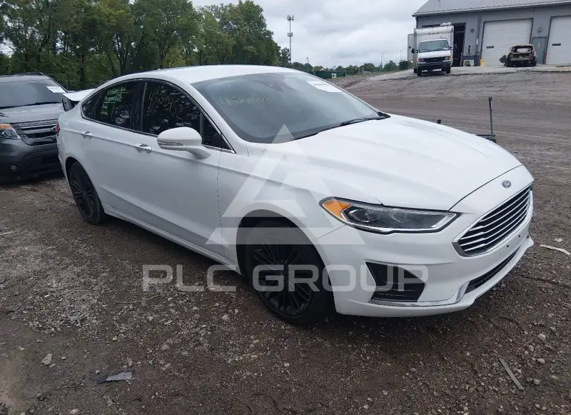 2019 Ford FUSION photo