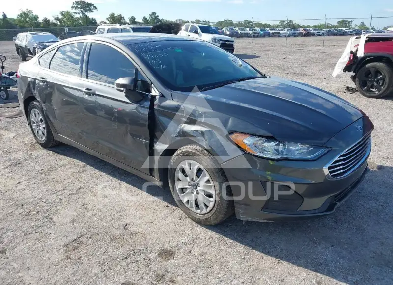 2019 Ford FUSION фото