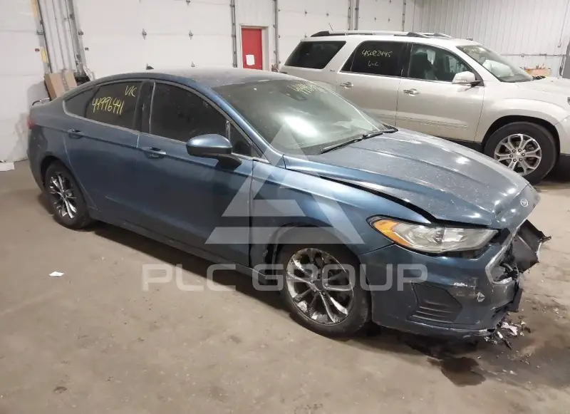 2019 Ford FUSION photo