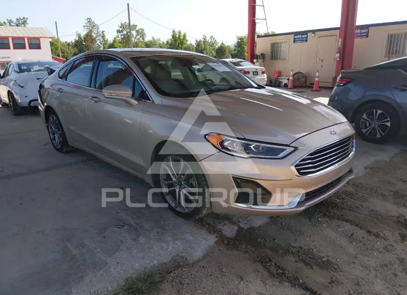 2019 Ford FUSION photo