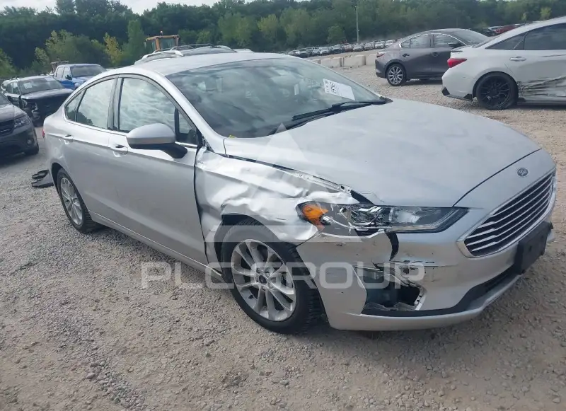 2019 Ford FUSION photo