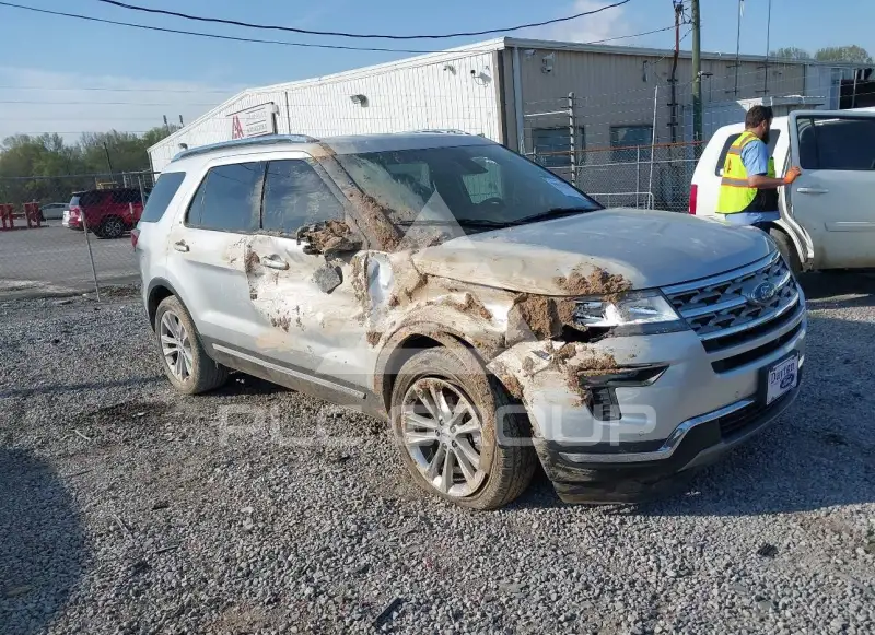 2019 Ford EXPLORER фото