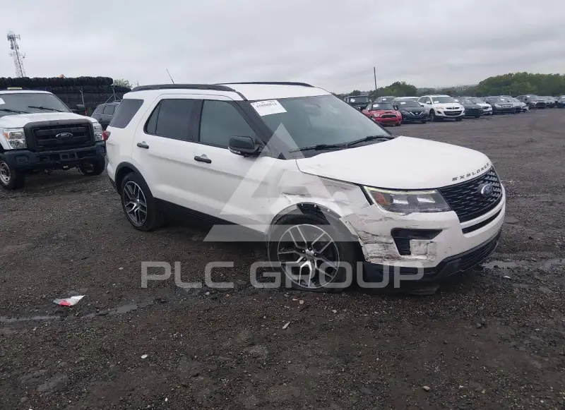2019 Ford EXPLORER photo