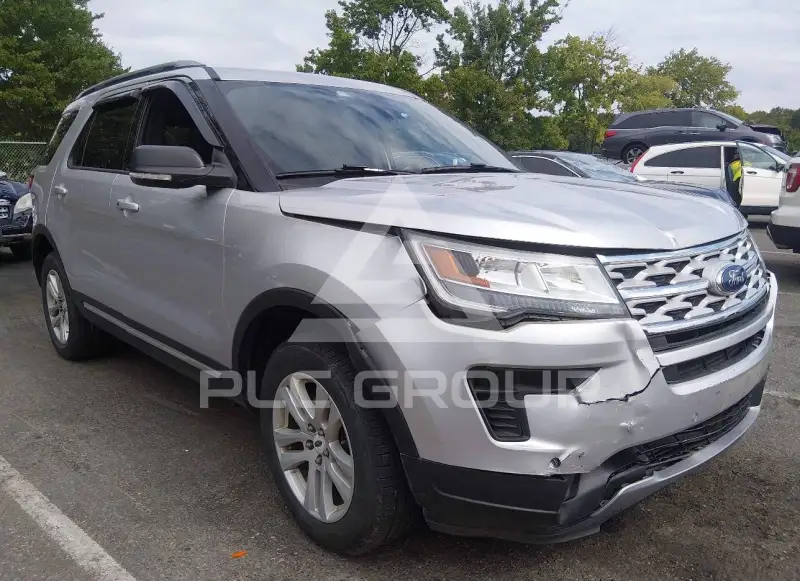 2019 Ford EXPLORER photo