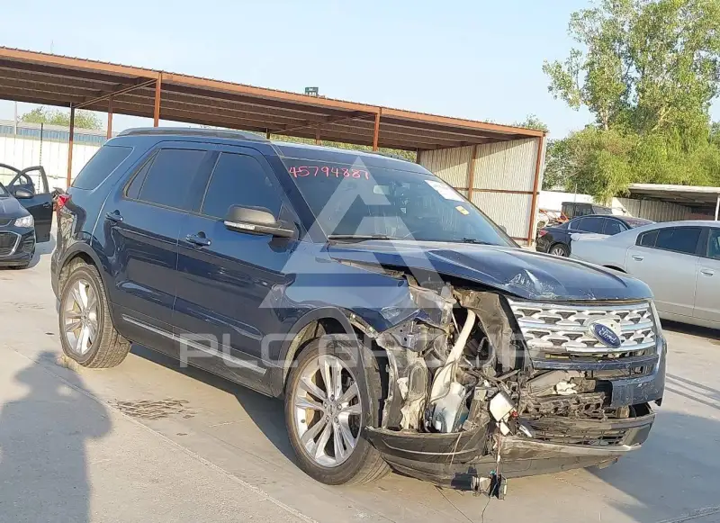 2019 Ford EXPLORER photo