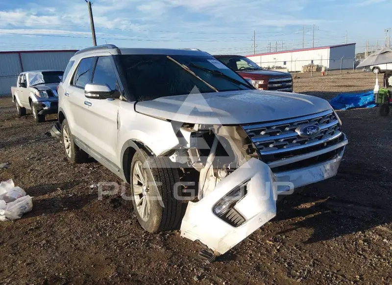 2019 Ford EXPLORER photo