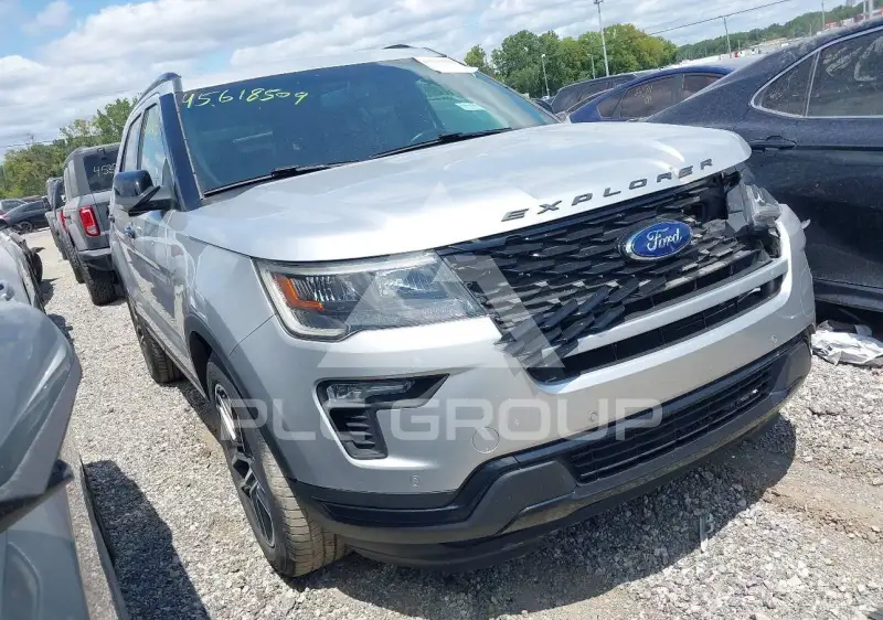 2019 Ford EXPLORER photo