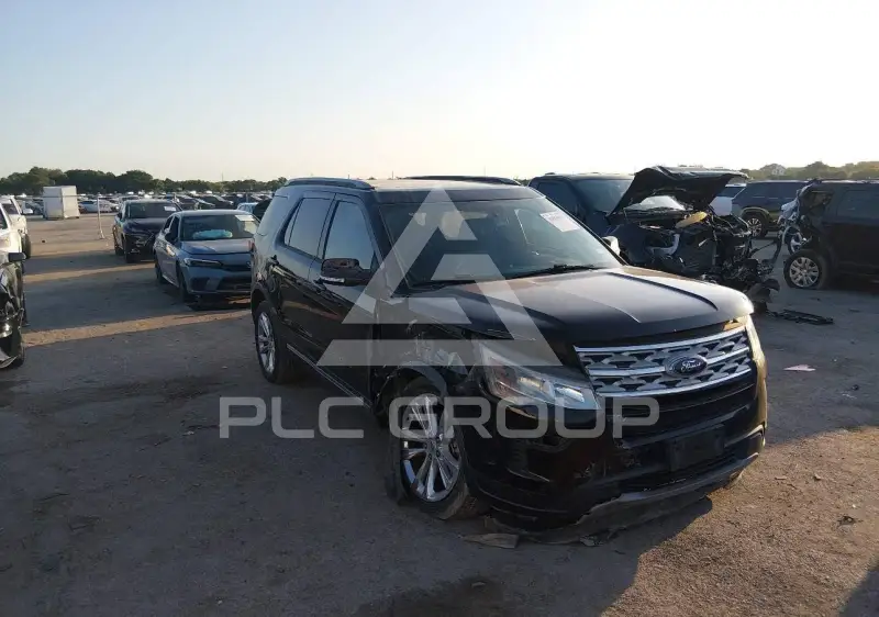 2019 Ford EXPLORER photo