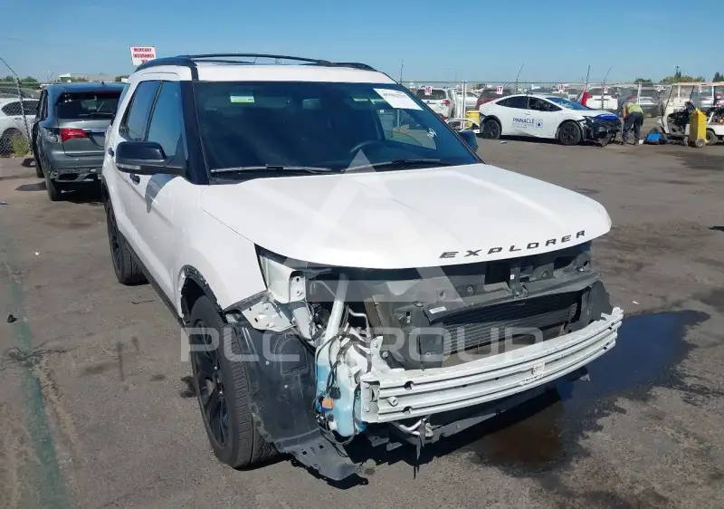 2019 Ford EXPLORER фото