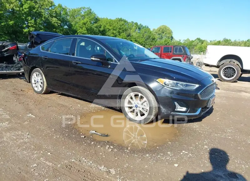 2019 Ford FUSION фото