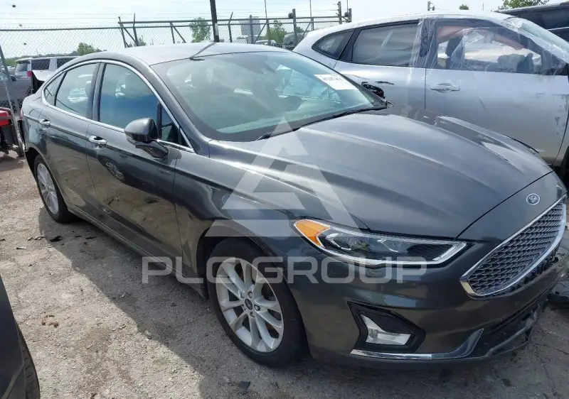 2019 Ford FUSION photo