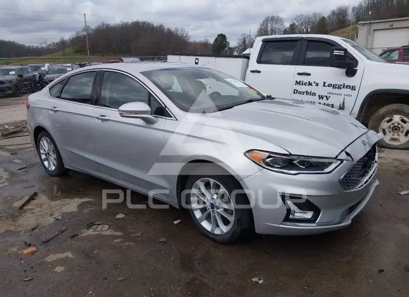 2019 Ford FUSION фото