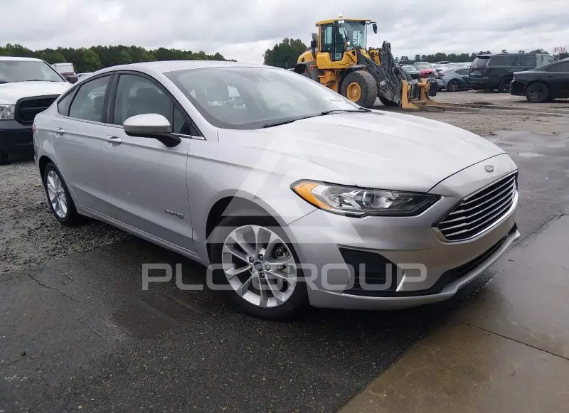 2019 Ford FUSION photo