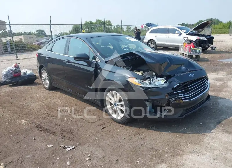 2019 Ford FUSION фото