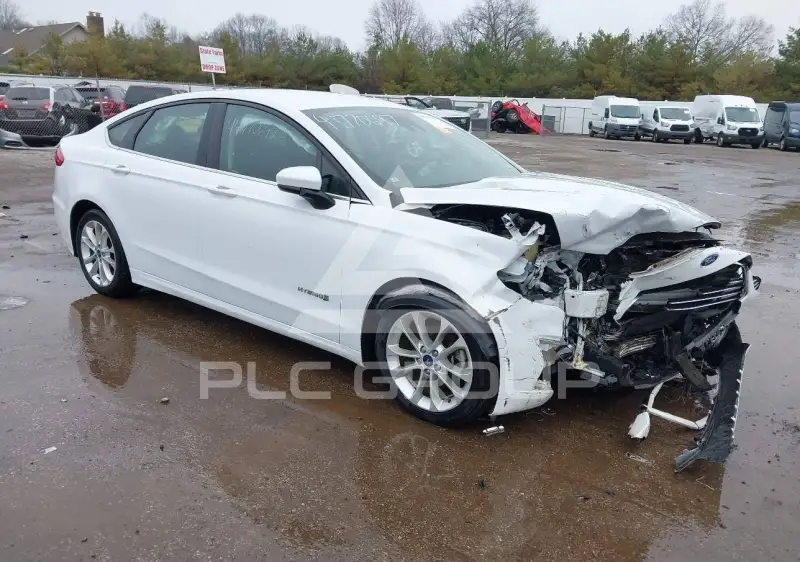 2019 Ford FUSION фото