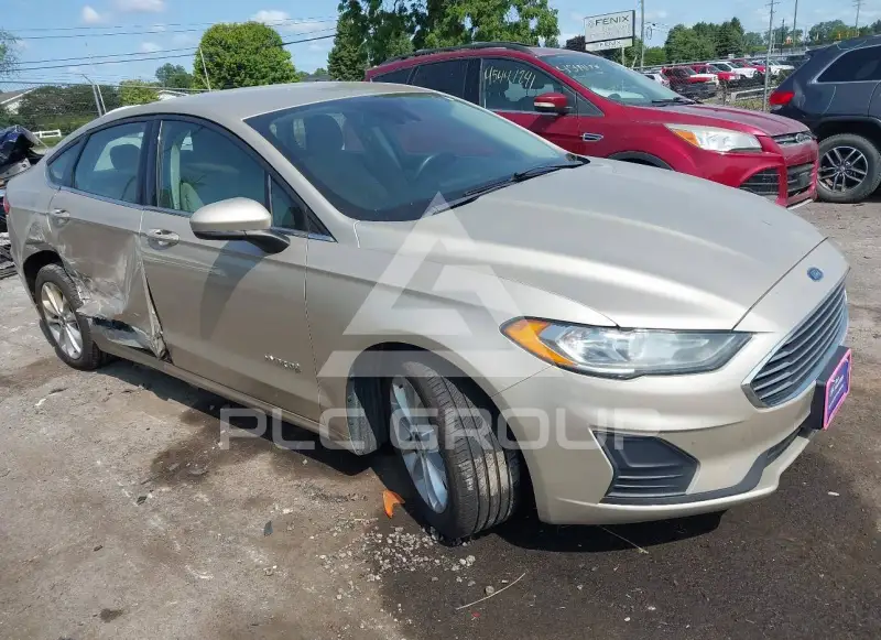 2019 Ford FUSION фото