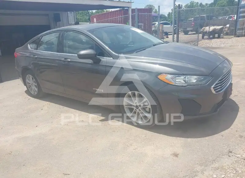 2019 Ford FUSION photo