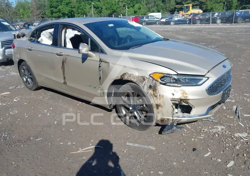2019 Ford FUSION photo