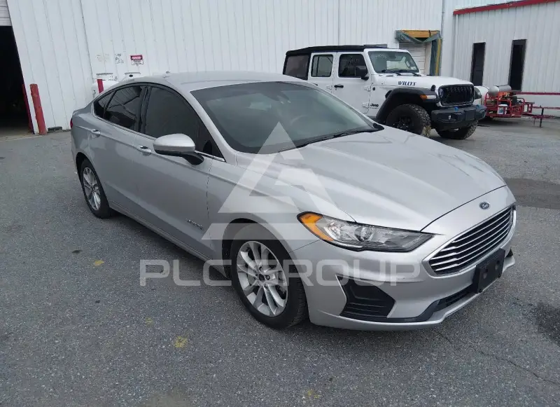 2019 Ford FUSION photo