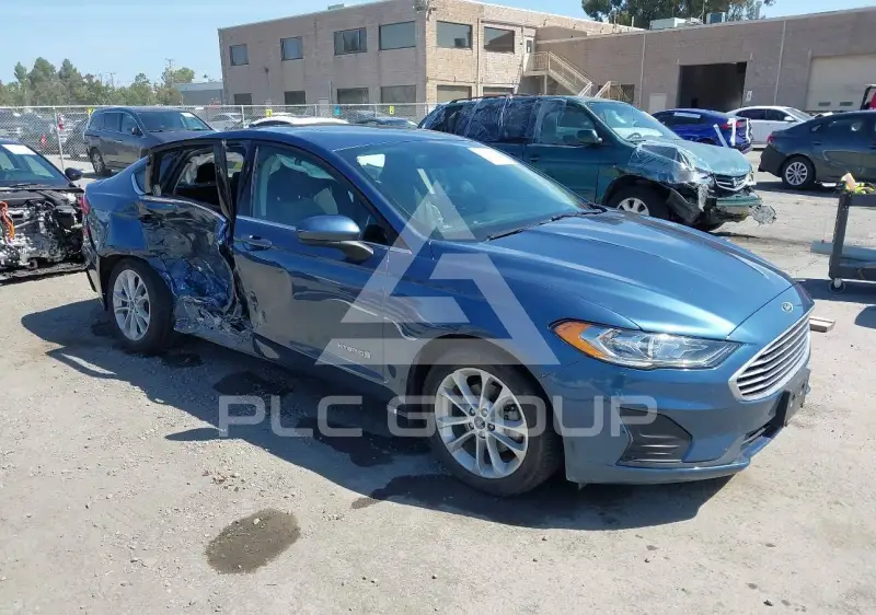 2019 Ford FUSION фото