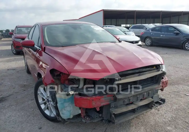 2019 Ford FUSION photo