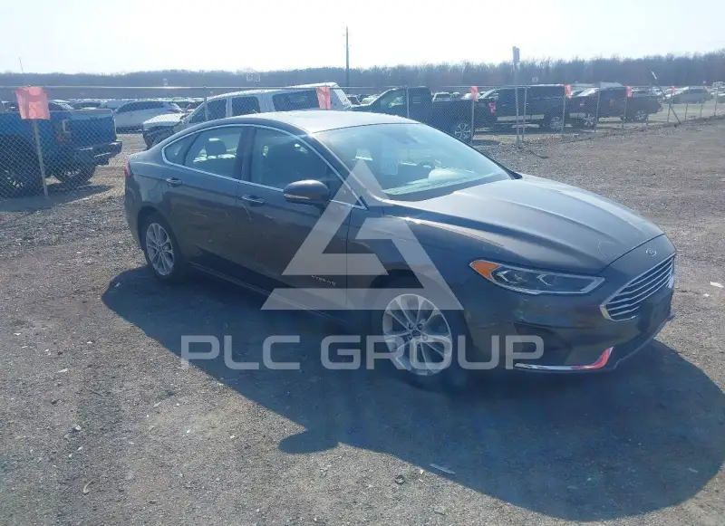 2019 Ford FUSION фото