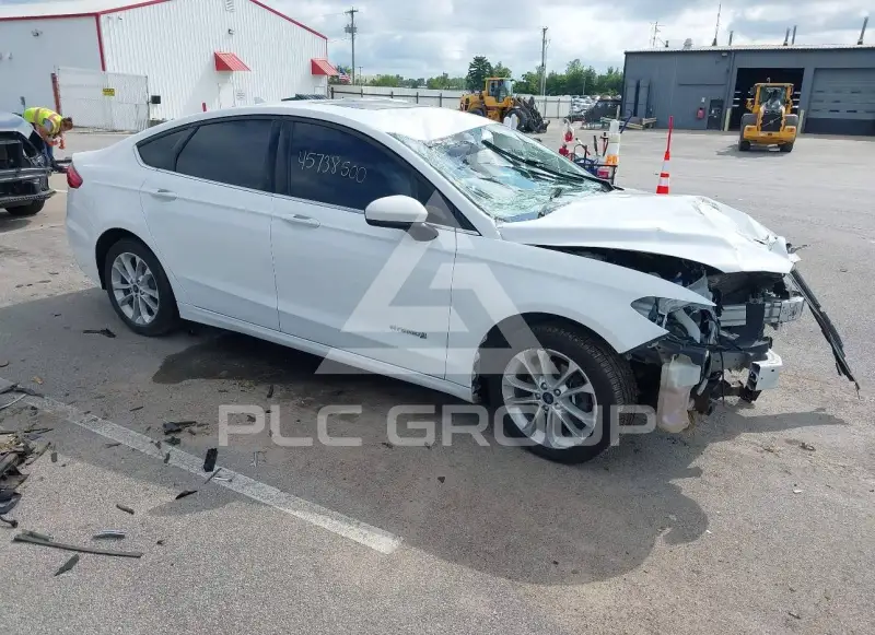 2019 Ford FUSION фото