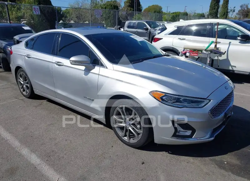 2019 Ford FUSION фото