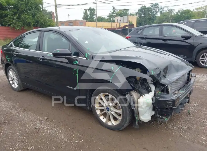 2019 Ford FUSION фото