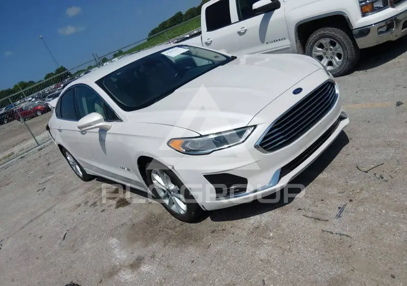 2019 Ford FUSION photo
