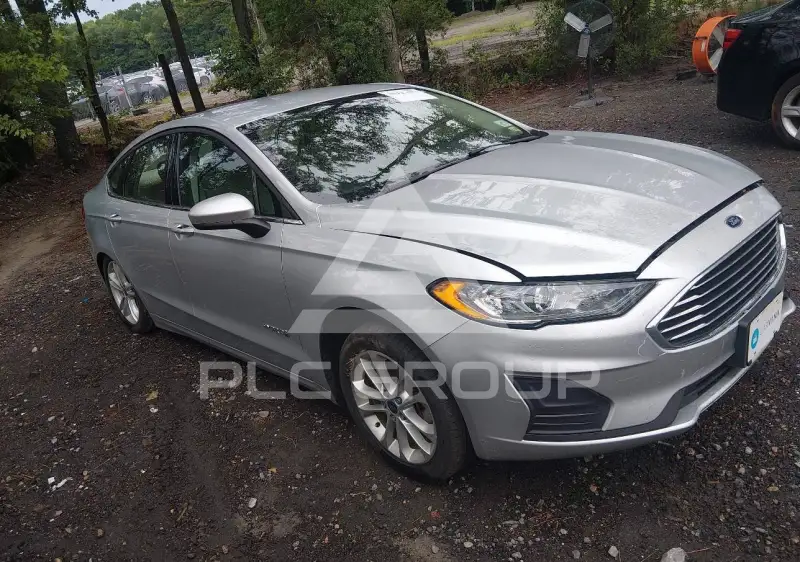 2019 Ford FUSION photo