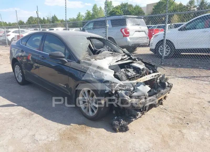 2019 Ford FUSION photo