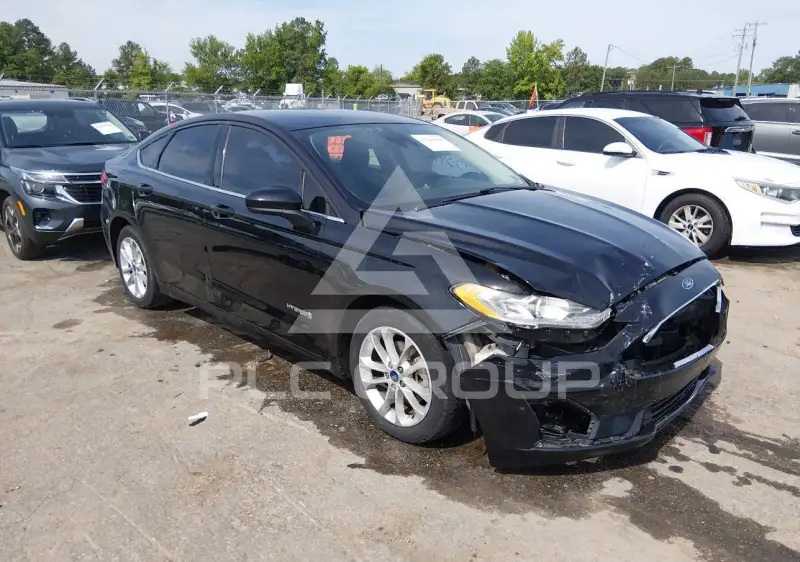 2019 Ford FUSION фото