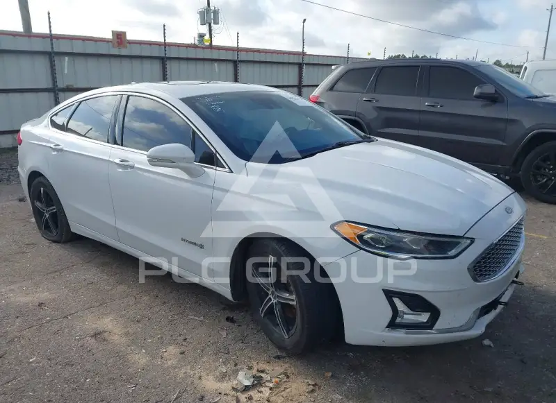 2019 Ford FUSION photo