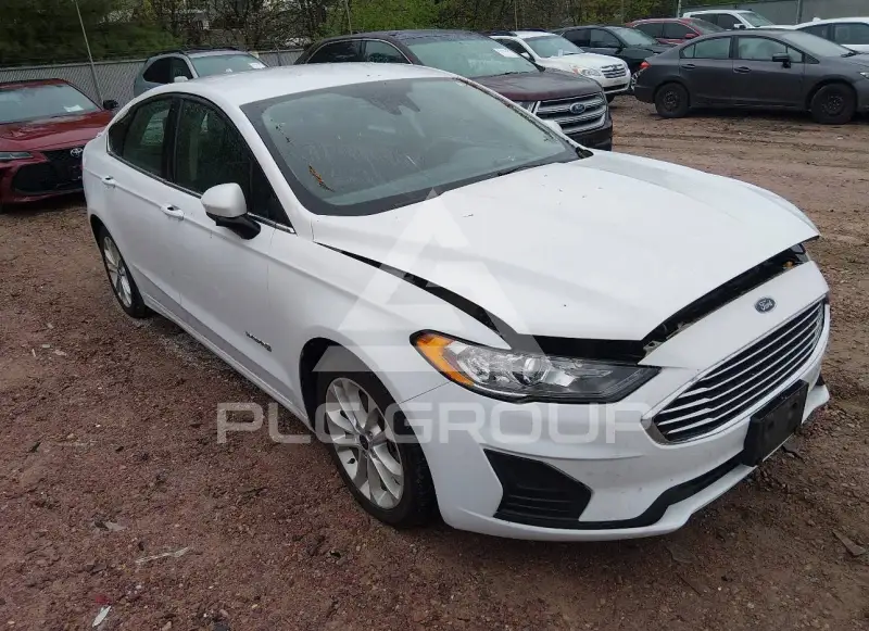 2019 Ford FUSION фото