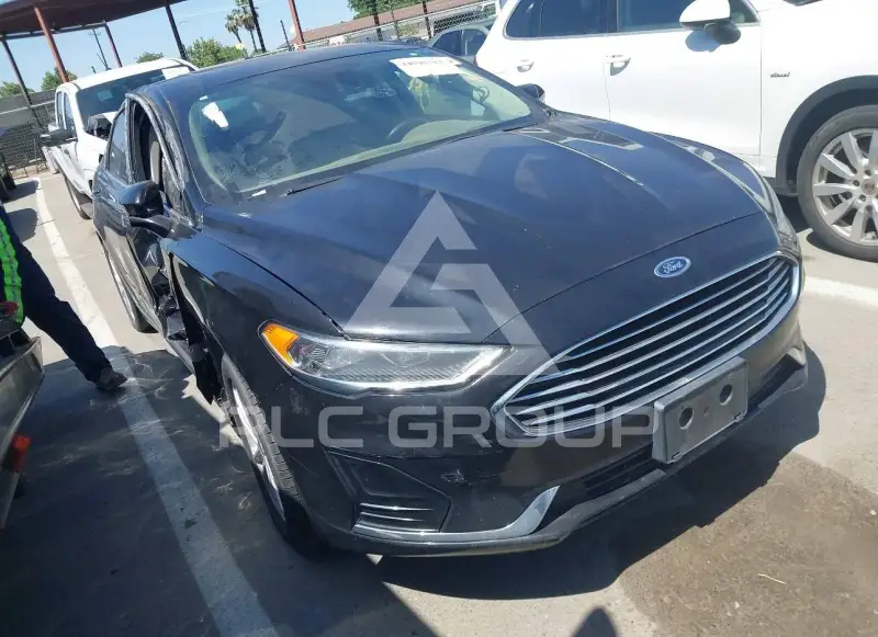 2019 Ford FUSION photo