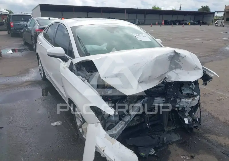 2019 Ford FUSION фото