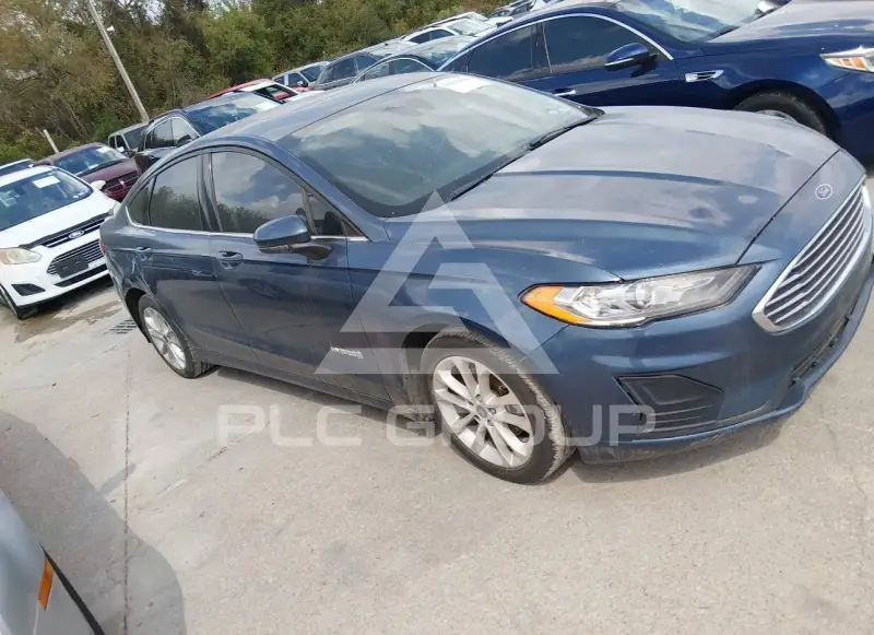2019 Ford FUSION photo