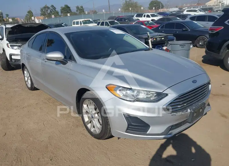 2019 Ford FUSION photo