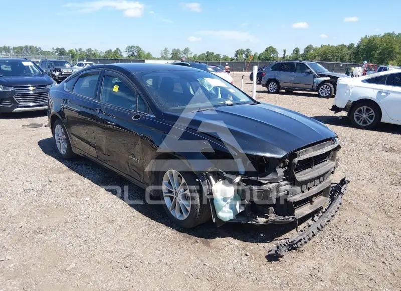 2019 Ford FUSION photo
