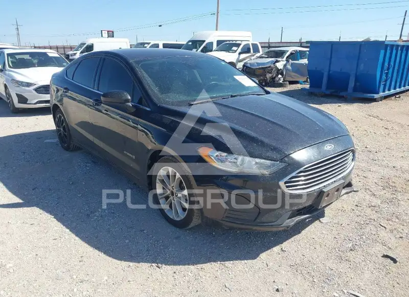 2019 Ford FUSION photo