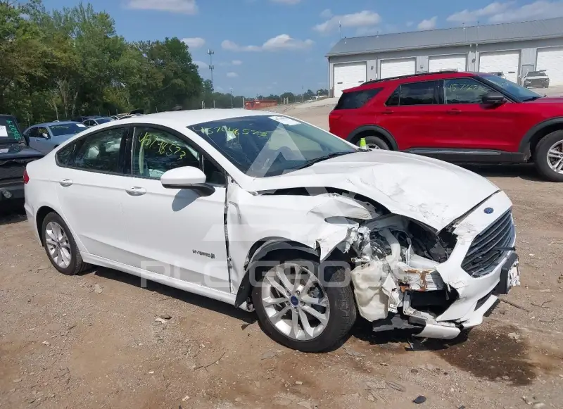 2019 Ford FUSION фото