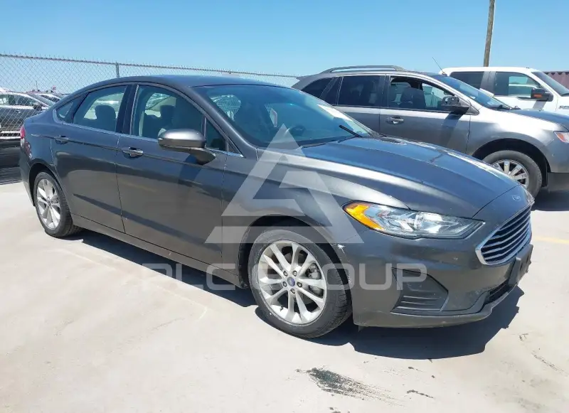 2019 Ford FUSION photo