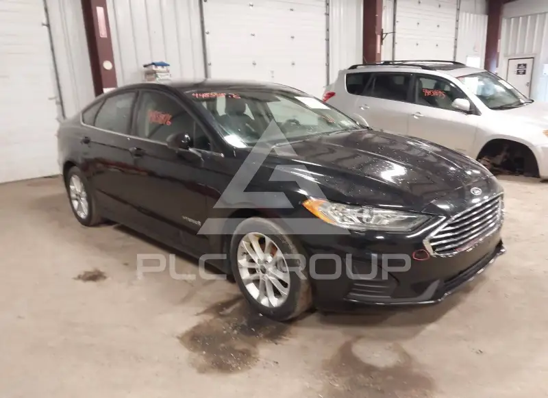 2019 Ford FUSION фото