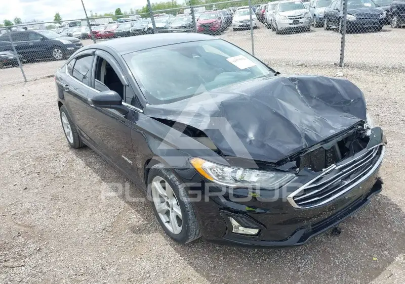 2019 Ford FUSION photo