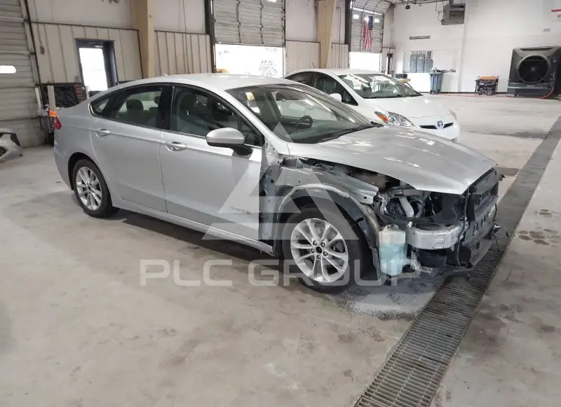 2019 Ford FUSION фото