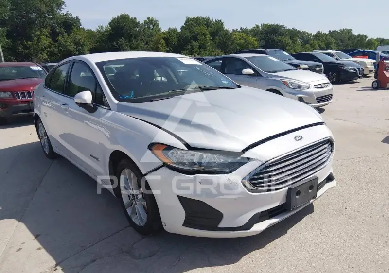 2019 Ford FUSION фото